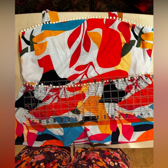 THML Bright Geometric Print Top size L - Picture 8 of 9